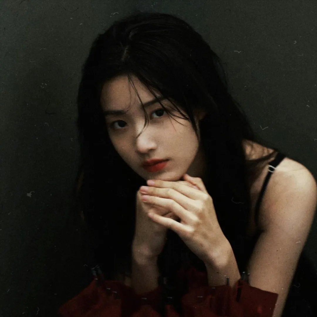 春燕展翅